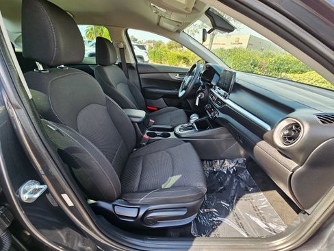 Used 2019 Kia Forte LXS FWD image 27