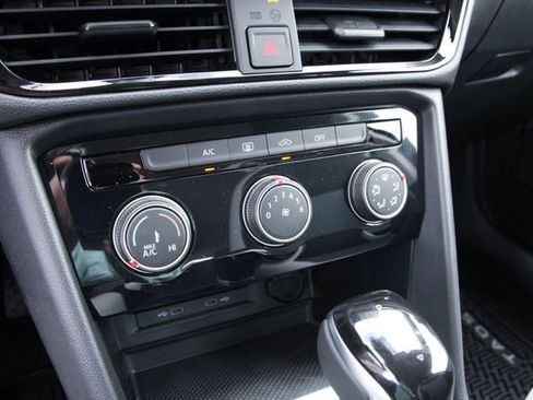 New 2026 Volkswagen Taos S image 22