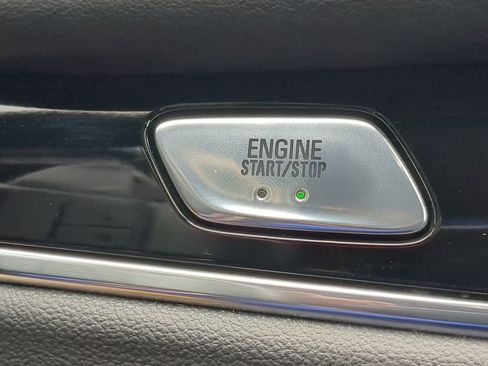 Used 2022 Buick Enclave Avenir image 17