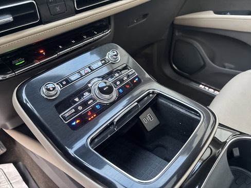 Used 2022 Lincoln Nautilus Reserve w/ Equipment Group 201A image 21