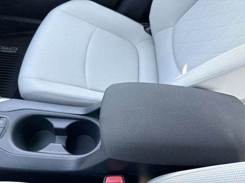 Used 2022 Toyota Corolla Cross L image 21