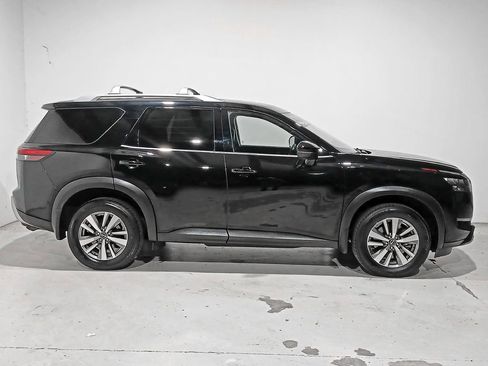 Used 2025 Nissan Pathfinder SL AWD/4WD image 7