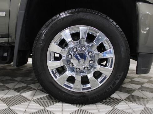 Used 2017 GMC Sierra 2500 Denali w/ Duramax Plus Package AWD/4WD image 45