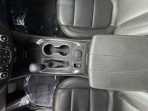 Certified 2023 Chevrolet Traverse RS image 25