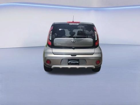 Used 2017 Kia Soul + FWD image 11