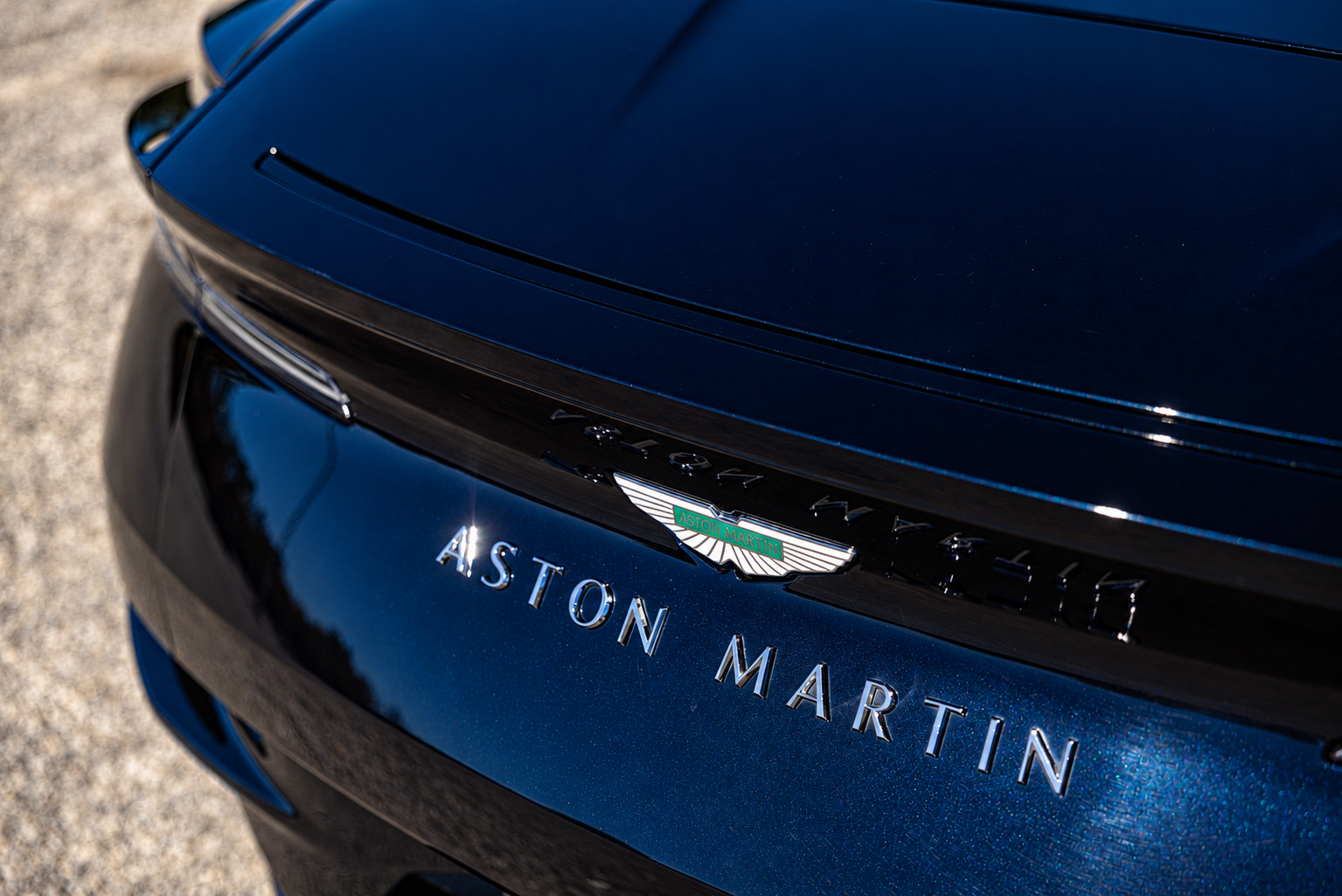 Used 2024 Aston Martin DB12 Convertible RWD image 41