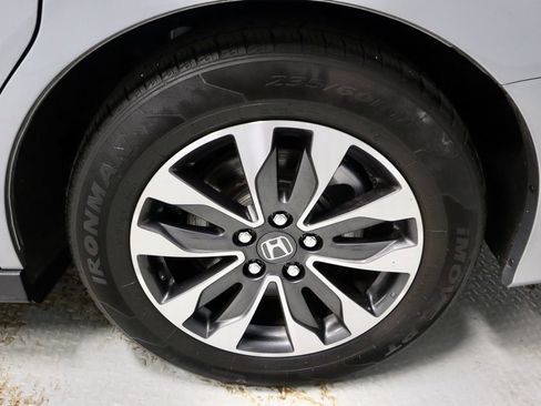 Used 2024 Honda Odyssey EX-L image 13