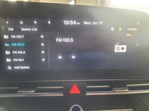 Used 2024 Hyundai Elantra SEL FWD image 25