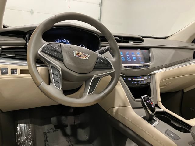 Used 2017 Cadillac XT5 Luxury w/ Driver Awareness Package FWD image 25