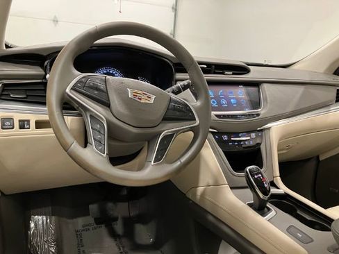 Used 2017 Cadillac XT5 Luxury w/ Driver Awareness Package FWD image 25