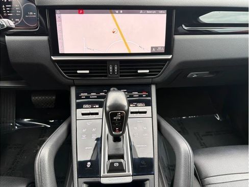 Used 2019 Porsche Cayenne S AWD/4WD image 17