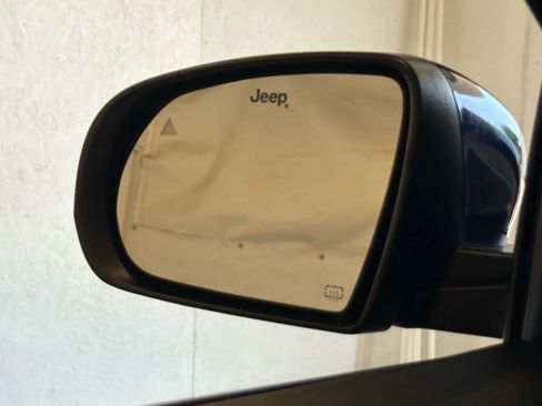 Used 2018 Jeep Compass Latitude w/ Safe & Security Group AWD/4WD image 50