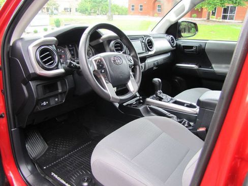 Used 2019 Toyota Tacoma 2WD Double Cab image 14