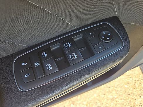 Used 2019 Dodge Charger SXT image 21