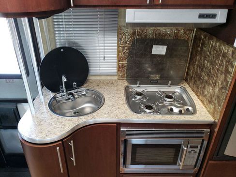 Used 2008 Freightliner Sprinter 3500 image 24