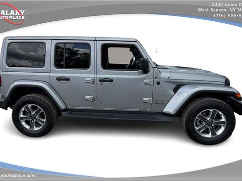 Used 2021 Jeep Wrangler Unlimited Sahara w/ Cold Weather Group AWD/4WD image 4