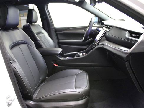 New 2025 Jeep Grand Cherokee Limited w/ Luxury Tech Group II image 26