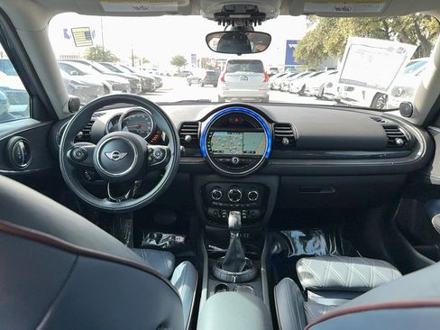 Used 2017 MINI Cooper Clubman image 18