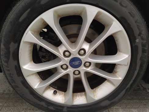Used 2019 Ford Fusion SE FWD image 31
