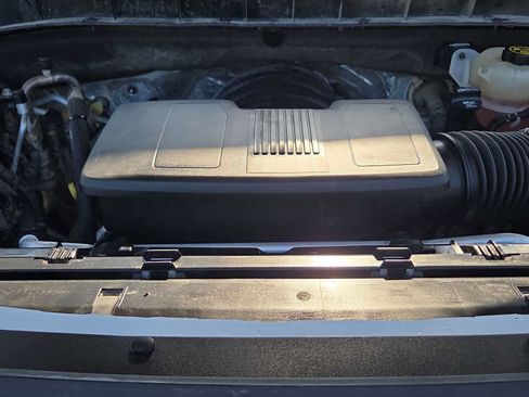 Used 2023 Chevrolet Tahoe Premier AWD/4WD image 13