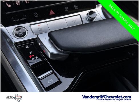 Used 2024 Audi Q8 e-tron Premium Plus AWD/4WD image 19
