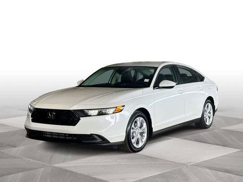 Used 2025 Honda Accord LX image 4