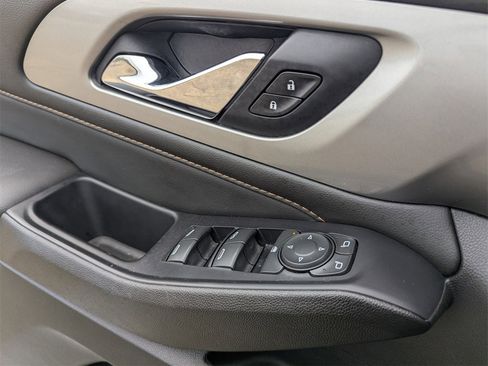 Used 2020 Chevrolet Traverse RS image 18