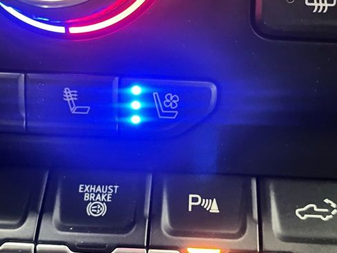 Used 2021 Chevrolet Silverado 2500 LTZ w/ LTZ Plus Package image 7