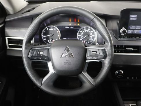 Used 2024 Mitsubishi Outlander ES FWD image 22