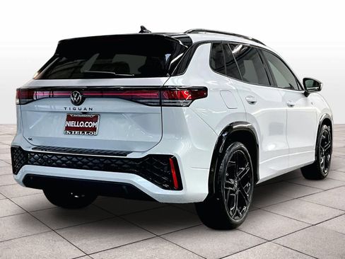 New 2026 Volkswagen Tiguan SE R-Line image 4
