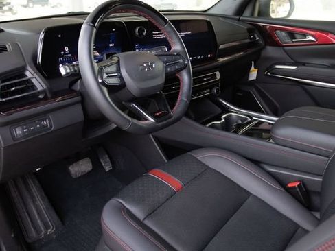 New 2024 Chevrolet Traverse RS w/ LPO, Floor Liner Package AWD/4WD image 8