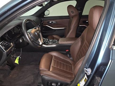 Used 2020 BMW 330i Sedan w/ Convenience Package image 4