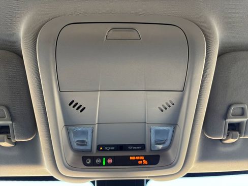 Used 2022 GMC Terrain SLE w/ Driver Convenience Package image 26