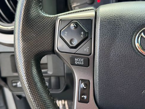 Used 2019 Toyota Tacoma TRD Sport image 15