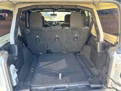 Used 2019 Jeep Wrangler Unlimited Sport S AWD/4WD image 9