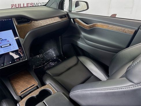 Used 2021 Tesla Model X Long Range image 23