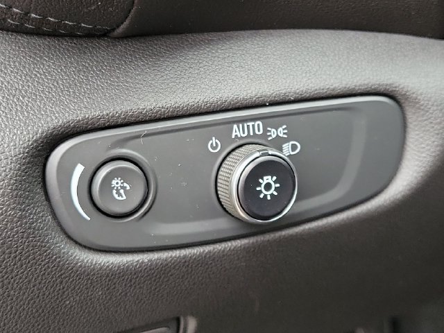Used 2020 Chevrolet Blazer LT FWD image 14