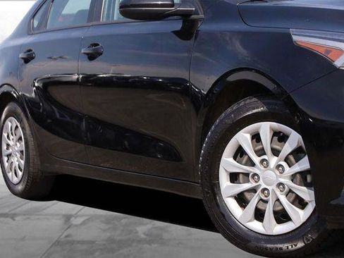 Used 2023 Kia Forte LX FWD image 3