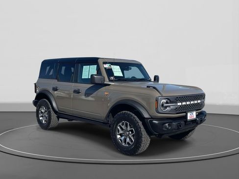 Certified 2025 Ford Bronco Badlands image 4
