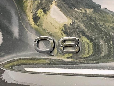 Used 2024 Audi Q8 e-tron Premium Plus w/ Premium Plus Package image 31