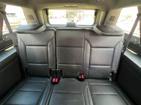 Used 2021 Chevrolet Suburban LT AWD/4WD image 23