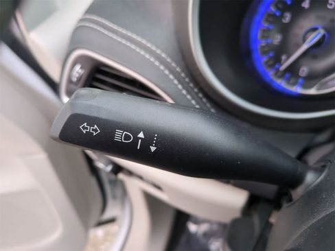 Used 2023 Chrysler Pacifica Touring-L image 26