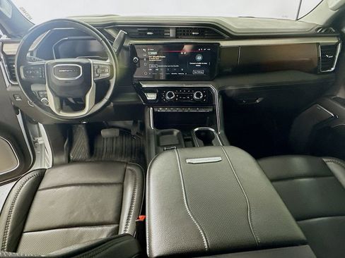 Used 2024 GMC Sierra 3500 Denali image 14