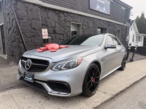 Used 2014 Mercedes-Benz E 63 AMG S-Model image 2