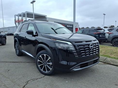 New 2026 Nissan Pathfinder Platinum image 1