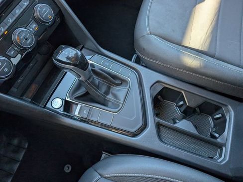 Used 2024 Volkswagen Taos SE image 18