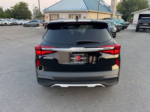 Used 2022 Kia Seltos LX AWD/4WD image 4