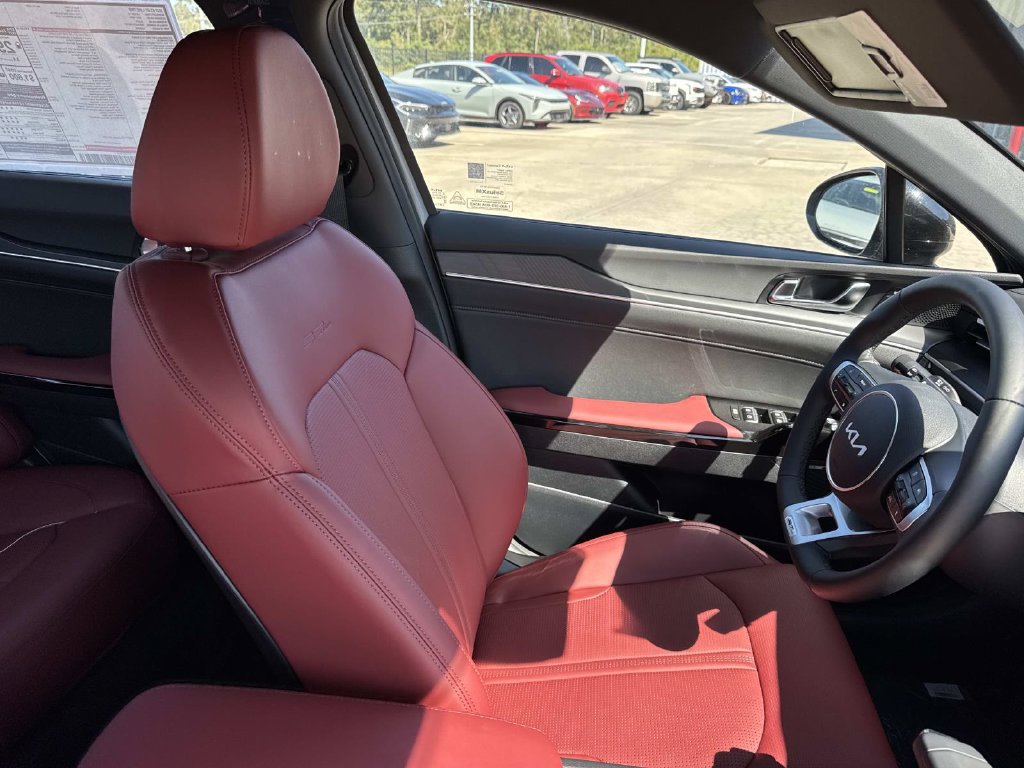New 2027 Kia K5 GT-Line FWD image 11