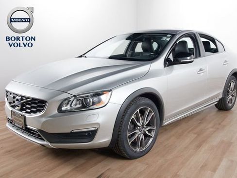 Used 2016 Volvo S60 T5 Cross Country Platinum AWD/4WD image 1