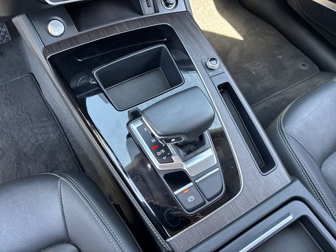 Used 2022 Audi Q5 Premium Plus image 25